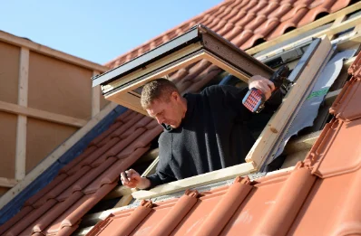 Pose de fenêtres de toit Velux à Thézac